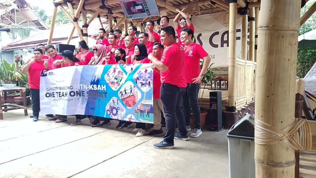 Tim fasilitator dan peserta program Brother Outdoor Sinergi